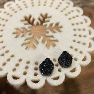 Kendra Scott black drusy earrings